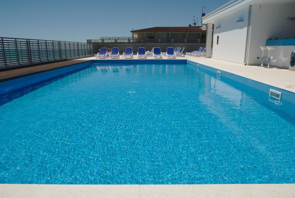 Medi Garden Hotel&Residence Alba Adriatica Exterior photo