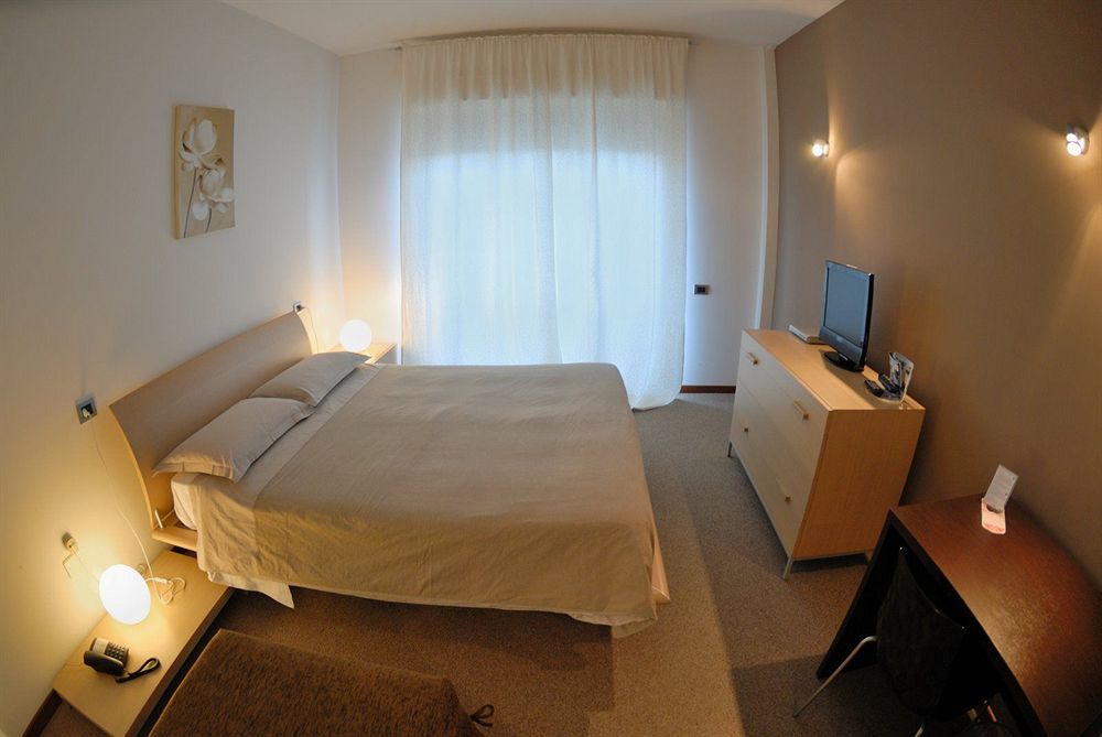Medi Garden Hotel&Residence Alba Adriatica Exterior photo