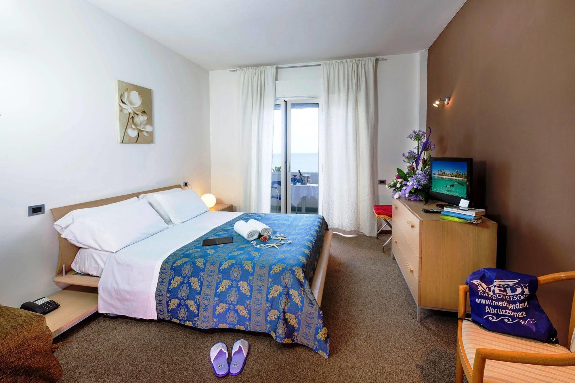 Medi Garden Hotel&Residence Alba Adriatica Exterior photo